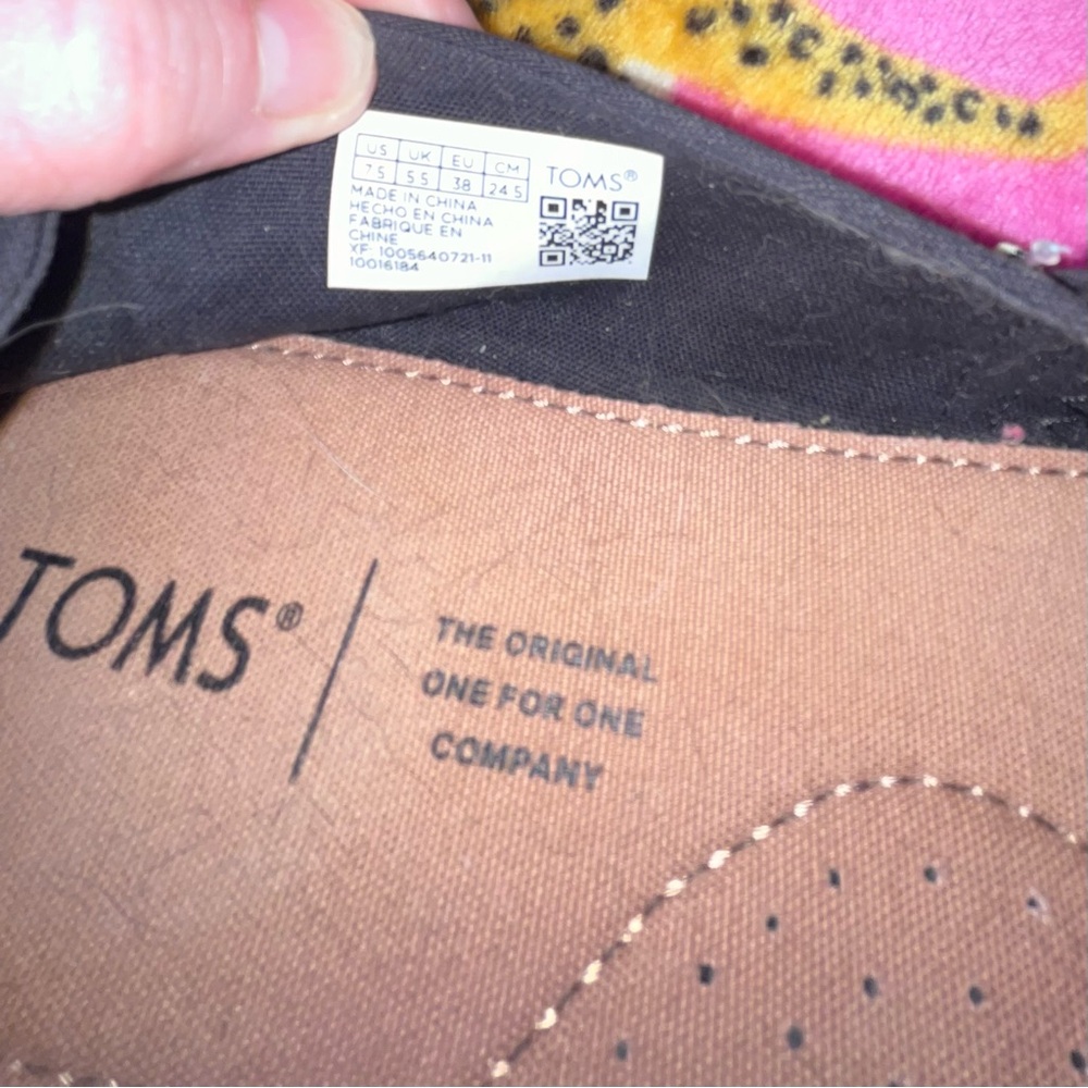 TOMS Women's Classic Black Loafers 7.5 - Picture 2 of 5